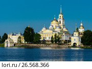 Россия, озеро Селигер, православный монастырь Нилова Пустынь. Стоковое фото, фотограф glokaya_kuzdra / Фотобанк Лори