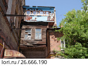 Самара. Молодогвардейская улица. Старый дом (2017 год). Стоковое фото, фотограф Илюхина Наталья / Фотобанк Лори