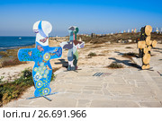 PAPHOS - JULY 12, 2017: Idol of Pomos.Waterside Artwork in Paphos made by students from high schools across the island. Редакционное фото, фотограф Papoyan Irina / Фотобанк Лори