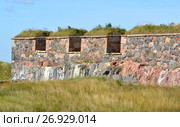 Bastion Zander at Kustaanmiekka in southern Suomenlinna. It was built between 1748 and 1750 as part of chain of four bastions (2017 год). Стоковое фото, фотограф Валерия Попова / Фотобанк Лори