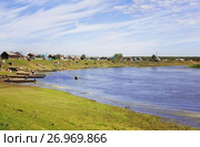 Село Няксимволь, Березовский р-н, Ханты-Мансийский автономный округ - Югра. Вид с берега Северной Сосьвы (2017 год). Стоковое фото, фотограф Круглов Олег / Фотобанк Лори