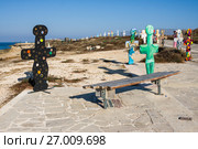 PAPHOS - JULY 12, 2017: Idol of Pomos.Waterside Artwork in Paphos made by students from high schools across the island. Редакционное фото, фотограф Papoyan Irina / Фотобанк Лори