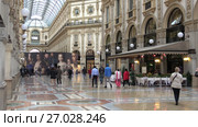 В галерее  Vittorio Emanuele II. Милан, Италия (2017 год). Редакционное видео, видеограф Виктор Карасев / Фотобанк Лори