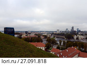 Вильнюс, Литва. Вид с башни Гедиминаса. (2013 год). Редакционное фото, фотограф Free Wind / Фотобанк Лори