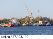 Причал ФБУ "Морспасслужба Росморречфлота" в Астрахани (2017 год). Редакционное фото, фотограф Алексей Шматков / Фотобанк Лори
