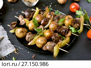 Barbecue from chicken liver, potato and bell peppe. Стоковое фото, фотограф Татьяна Волгутова / Фотобанк Лори