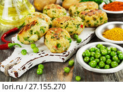 Картофельные котлетки с зеленым горошком. Индийская кухня. Стоковое фото, фотограф Надежда Мишкова / Фотобанк Лори