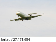 Самолет Bombardier CRJ-200LR ( RA-67230) авиакомпании "Северсталь" перед посадкой в аэропорту Пулково (2016 год). Редакционное фото, фотограф Виктор Карасев / Фотобанк Лори