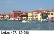 Солнечный день на Canale degli Angeli. Остров Мурано, Венеция (2017 год). Редакционное видео, видеограф Виктор Карасев / Фотобанк Лори