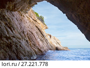 Grottos at coast. Стоковое фото, фотограф Яков Филимонов / Фотобанк Лори