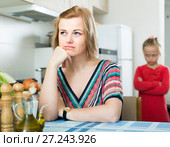 offended woman and child. Стоковое фото, фотограф Яков Филимонов / Фотобанк Лори