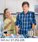 man and frustrated housewife having bad argument. Стоковое фото, фотограф Яков Филимонов / Фотобанк Лори