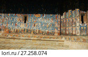 Illustrations of frescoes on outer walls of church of Sucevita Monastery in Romania. (2017 год). Стоковое видео, видеограф Яков Филимонов / Фотобанк Лори