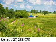 The holy spring of St. Mitrofan of Voronezh, July 04, 2016 near the village of Sidorovskoe, Ivanovo region, Russia. Редакционное фото, фотограф Валерий Смирнов / Фотобанк Лори