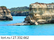 Seascape with white rocky cliffs, Italy. (2017 год). Стоковое фото, фотограф Юрий Брыкайло / Фотобанк Лори