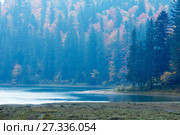 Lake Synevyr autumn view. Стоковое фото, фотограф Юрий Брыкайло / Фотобанк Лори