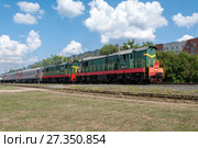 Чебоксары. Тепловозы маневровые ЧМЭ3-885 и ЧМЭ3-3120 вывозят состав со станции Чебоксары-I Горьковской железной дороги (2016 год). Редакционное фото, фотограф Дмитрий Щукин / Фотобанк Лори