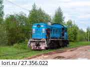 Посёлок Чагода. Тепловоз маневровый ТГМ4А-3156, подъездные пути ООО «Чагодощенский стекольный завод и К» (2017 год). Стоковое фото, фотограф Дмитрий Щукин / Фотобанк Лори