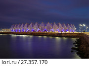 Вид на спортивно-концертный комплекс «Baku Crystal Hall» декабрьским вечером. Баку (2017 год). Редакционное фото, фотограф Виктор Карасев / Фотобанк Лори