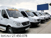 Mercedes-Benz W906 Sprinter (2014 год). Редакционное фото, фотограф Art Konovalov / Фотобанк Лори