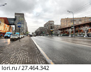 Щербаковская улица. Район Соколиная Гора. Город Москва (2017 год). Редакционное фото, фотограф lana1501 / Фотобанк Лори