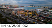 Port de Barcelona - logistics port (Barcelona Free Port) (2017 год). Редакционное фото, фотограф Яков Филимонов / Фотобанк Лори