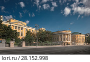 Дом Пашкова в Москве постройки конца 18 века. Перестроен для Университета в 1833-37 годах архитектором Е. Д. Тюриным. Улица Моховая, д 9. В настоящее время - Московский государственный университет имени Ломоносова. Съемка 2017 года. Редакционное фото, фотограф Дмитрий Данилкин / Фотобанк Лори