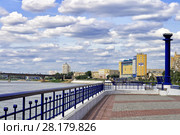 Омск,вид на улицу Иртышская набережная (2009 год). Редакционное фото, фотограф Круглов Олег / Фотобанк Лори