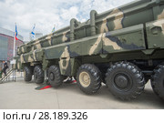 Российская межконтинентальная баллистическая ракета РТ-2ПМ «Тополь» (по классификации НАТО SS-25 Sickle) на Международном военно-техническом форуме АРМИЯ-2017, вид слева. Кубинка, военно-патриотический парк "Патриот" Редакционное фото, фотограф Малышев Андрей / Фотобанк Лори