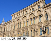 Санкт-Петербург, улица Пестеля, дом 14. Дом Косиковского - доходный дом А. М. Тупикова. Фрагмент на фоне синего неба (2018 год). Редакционное фото, фотограф Овчинникова Ирина / Фотобанк Лори