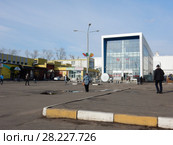 Наземный вестибюль станции "Бульвар Рокоссовского" Московского центрального кольца (МЦК). Район Богородское. Город Москва (2018 год). Редакционное фото, фотограф lana1501 / Фотобанк Лори