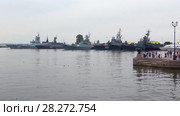 Военные корабли ВМФ России в Средней гавани Кронштадта. Россия (2017 год). Редакционное видео, видеограф Виктор Карасев / Фотобанк Лори