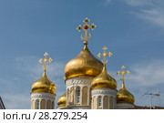 Храмовый комплекс Святого Спиридона Тримифунтского. Нагатинский затон, Москва (2018 год). Редакционное фото, фотограф Светлана Голинкевич / Фотобанк Лори