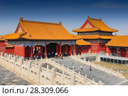 The Forbidden City, a palace complex in central Beijing, China. The former Chinese imperial palace from the Ming dynasty to the end of the Qing dynasty it now houses the Palace Museum. Стоковое фото, агентство BE&W Photo / Фотобанк Лори