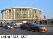 Спортивные автомобили на старте Ралли-Спринт у СКК на выставке Мир Автомобиля (2017 год). Редакционное фото, фотограф Максим Мицун / Фотобанк Лори