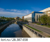 Moscow, Russia - May 07. 2018. building of holding company Electrozavod on the banks of the Yauza River. Редакционное фото, фотограф Володина Ольга / Фотобанк Лори