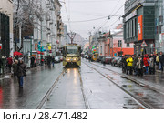 Трамвай № 50 на Бауманской улице. Москва ( 2009 год ) Редакционное фото, фотограф Алёшина Оксана / Фотобанк Лори