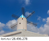 Menorca Sant Lluis San Luis Moli de Dalt windmill in Balearic islands of Spain (2013 год). Стоковое фото, фотограф Tono Balaguer / Ingram Publishing / Фотобанк Лори