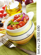Seafood spaghetti pasta pot with shrimps and cherry tomatoes. Стоковое фото, агентство Ingram Publishing / Фотобанк Лори