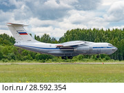 Ил-76МД (бортовой RF-78809) на посадке, аэродром Мигалово, Тверь (2018 год). Редакционное фото, фотограф Alexei Tavix / Фотобанк Лори