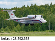 Ан-72 (бортовой RF-90372) на посадке, аэродром Мигалово, Тверь (2018 год). Редакционное фото, фотограф Alexei Tavix / Фотобанк Лори