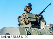 Самоходное артиллерийское орудие 2С23 НОНА-СВК участник парада в День Победы (2018 год). Редакционное фото, фотограф Александр Щепин / Фотобанк Лори