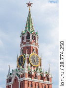 Спасская башня Московского Кремля. Кремлевские куранты (2018 год). Стоковое фото, фотограф Алёшина Оксана / Фотобанк Лори