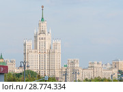 Сталинская высотка на Котельнической набережной (2018 год). Стоковое фото, фотограф Алёшина Оксана / Фотобанк Лори