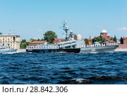 Ракетный катер проекта 1241 (шифр «Молния», по классификации НАТО — Tarantul-class corvettes) "Моршанск" на морском параде. Санкт-Петербург (2018 год). Редакционное фото, фотограф Александр Щепин / Фотобанк Лори