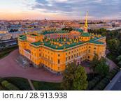 SAINT-PETERSBURG Russia: beautiful Top view of St. Petersburg from the air an Mikhailovsky castle engineerin and summer garden on a Sunny summer day. (2018 год). Стоковое фото, фотограф Алексей Ширманов / Фотобанк Лори