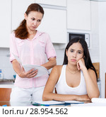 mother unhappy with her daughter. Стоковое фото, фотограф Яков Филимонов / Фотобанк Лори