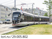 Трамвай 71-931М "Витязь-М" № 31084, маршрут № 9 на площади Тверская Застава (2018 год). Редакционное фото, фотограф Алёшина Оксана / Фотобанк Лори