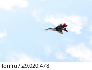 Многоцелевой высокоманевренный истребитель МиГ-29 из пилотажной группы "Стрижи" над аэродромом Мячково (2018 год). Редакционное фото, фотограф Free Wind / Фотобанк Лори