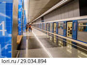 Москва, Солнцевская линия метрополитена, станция "Ломоносовский проспект" (2018 год). Редакционное фото, фотограф glokaya_kuzdra / Фотобанк Лори